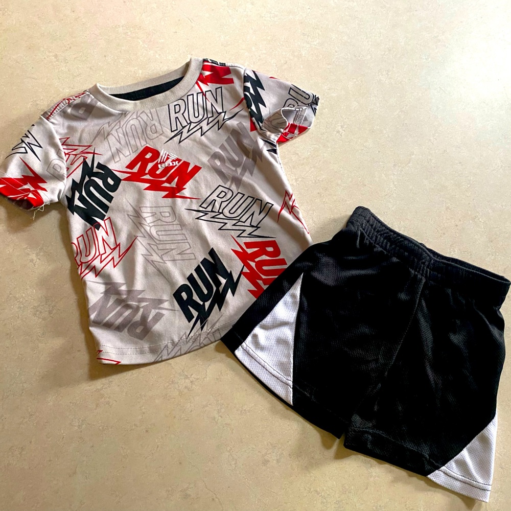 Reebok Outfits 2T
